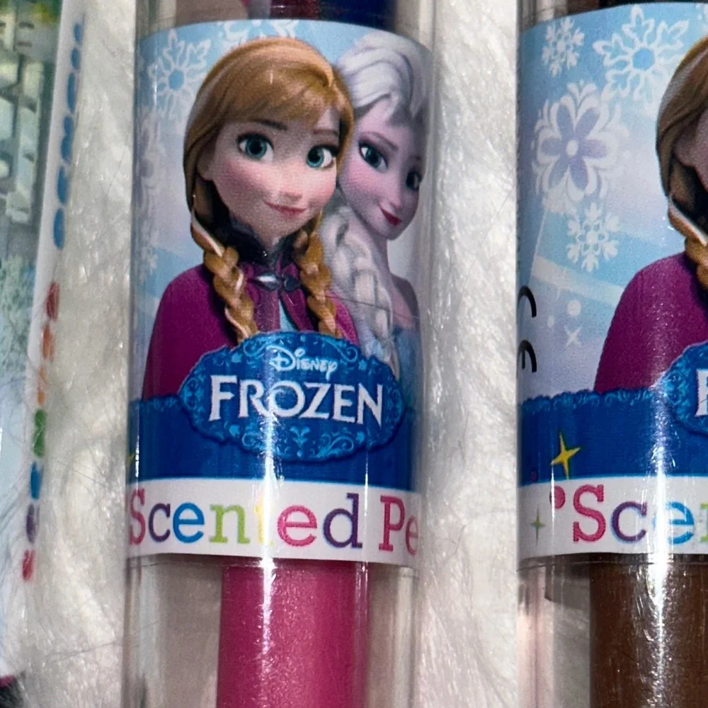 Disney Frozen Scented Pencil & Pen Set Scentco Sven Cola